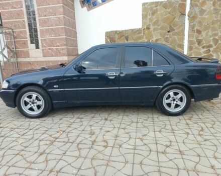 Синий Мерседес 200, объемом двигателя 2 л и пробегом 320 тыс. км за 3300 $, фото 5 на Automoto.ua