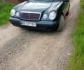 Синій Мерседес 200, об'ємом двигуна 2.9 л та пробігом 100 тис. км за 3499 $, фото 1 на Automoto.ua