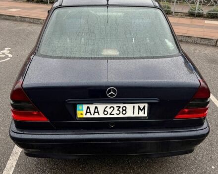 Синий Мерседес 200, объемом двигателя 0 л и пробегом 300 тыс. км за 2400 $, фото 13 на Automoto.ua