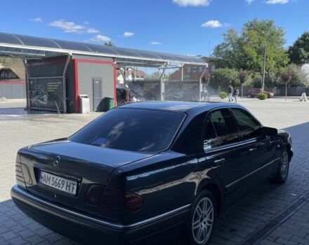 Синій Мерседес 200, об'ємом двигуна 2 л та пробігом 600 тис. км за 3400 $, фото 2 на Automoto.ua