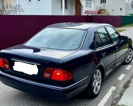 Синий Мерседес 200, объемом двигателя 2 л и пробегом 287 тыс. км за 2000 $, фото 3 на Automoto.ua