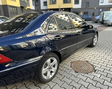 Синий Мерседес 200, объемом двигателя 2 л и пробегом 255 тыс. км за 3999 $, фото 11 на Automoto.ua