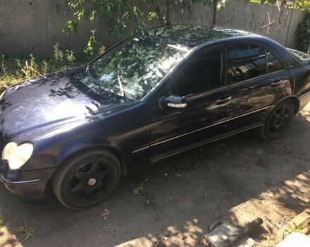 Синий Мерседес 200, объемом двигателя 2 л и пробегом 230 тыс. км за 3200 $, фото 4 на Automoto.ua