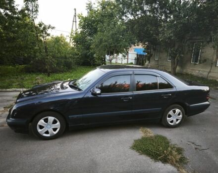 Синій Мерседес 200, об'ємом двигуна 2.1 л та пробігом 500 тис. км за 2750 $, фото 5 на Automoto.ua