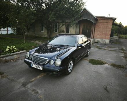 Синій Мерседес 200, об'ємом двигуна 2.1 л та пробігом 500 тис. км за 2750 $, фото 1 на Automoto.ua