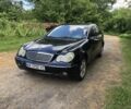 Синий Мерседес 200, объемом двигателя 2 л и пробегом 280 тыс. км за 2250 $, фото 1 на Automoto.ua