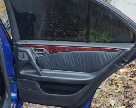 Синий Мерседес 200, объемом двигателя 2 л и пробегом 245 тыс. км за 3750 $, фото 6 на Automoto.ua