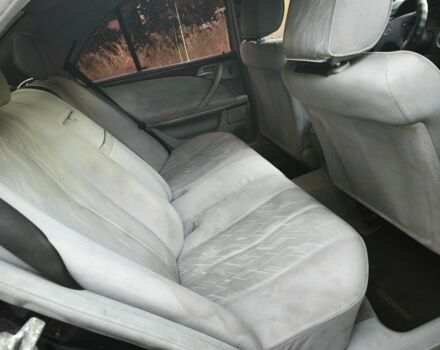 Синій Мерседес 200, об'ємом двигуна 2.1 л та пробігом 500 тис. км за 2750 $, фото 21 на Automoto.ua