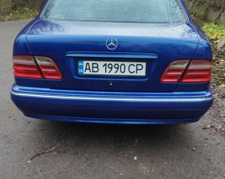 Синий Мерседес 200, объемом двигателя 2 л и пробегом 245 тыс. км за 3750 $, фото 2 на Automoto.ua