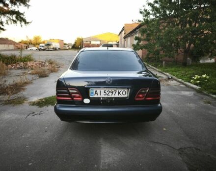 Синій Мерседес 200, об'ємом двигуна 2.1 л та пробігом 500 тис. км за 2750 $, фото 8 на Automoto.ua