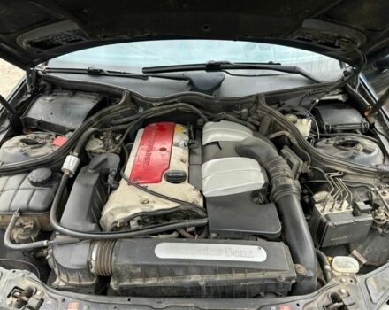 Синий Мерседес 200, объемом двигателя 2 л и пробегом 308 тыс. км за 4800 $, фото 3 на Automoto.ua