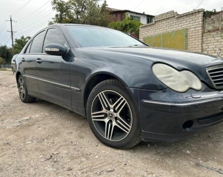 Синий Мерседес 200, объемом двигателя 2 л и пробегом 308 тыс. км за 4800 $, фото 5 на Automoto.ua