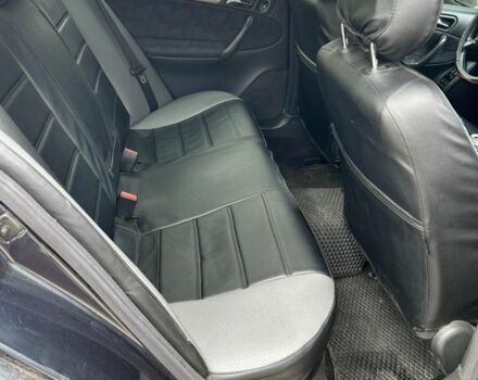 Синий Мерседес 200, объемом двигателя 2 л и пробегом 308 тыс. км за 4800 $, фото 2 на Automoto.ua