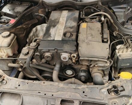 Синій Мерседес 200, об'ємом двигуна 1.8 л та пробігом 270 тис. км за 3000 $, фото 7 на Automoto.ua