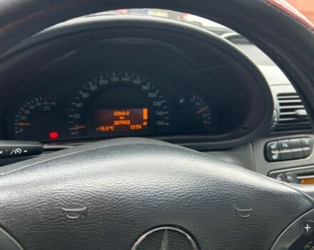 Синий Мерседес 200, объемом двигателя 2 л и пробегом 308 тыс. км за 4800 $, фото 4 на Automoto.ua