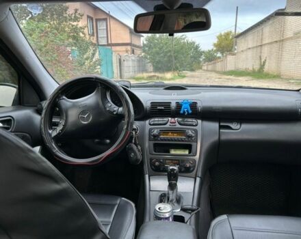 Синий Мерседес 200, объемом двигателя 2 л и пробегом 308 тыс. км за 4800 $, фото 1 на Automoto.ua