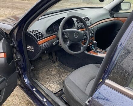 Синий Мерседес 200, объемом двигателя 2.1 л и пробегом 465 тыс. км за 2800 $, фото 2 на Automoto.ua
