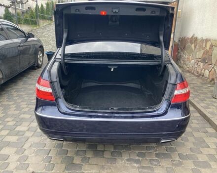 Синий Мерседес 200, объемом двигателя 2.1 л и пробегом 332 тыс. км за 11000 $, фото 2 на Automoto.ua