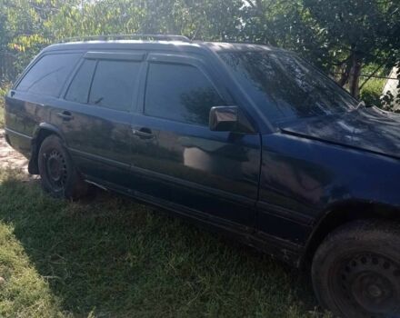 Синій Мерседес 200, об'ємом двигуна 2 л та пробігом 5 тис. км за 1800 $, фото 1 на Automoto.ua