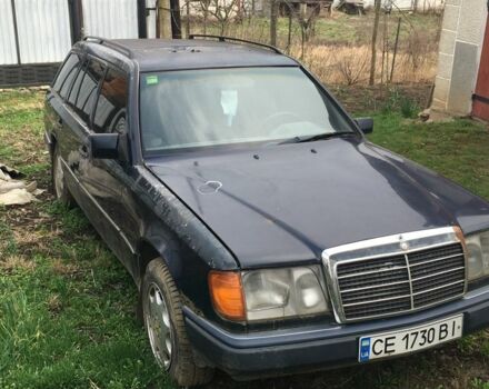 Синий Мерседес 200, объемом двигателя 2 л и пробегом 300 тыс. км за 1600 $, фото 1 на Automoto.ua