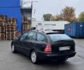 Синий Мерседес 200, объемом двигателя 2 л и пробегом 206 тыс. км за 1400 $, фото 2 на Automoto.ua