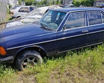 Синий Мерседес 200, объемом двигателя 2 л и пробегом 200 тыс. км за 32000 $, фото 1 на Automoto.ua