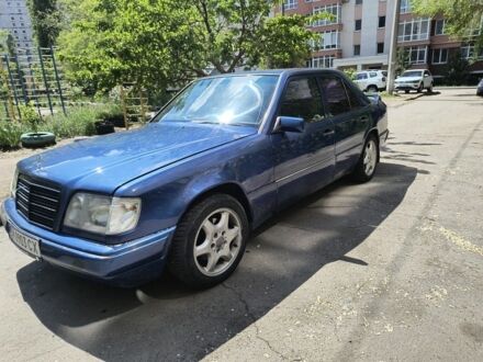 Мерседес 200 1994 в Николаеве на Automoto.ua Синий Мерседес 200, объемом двигателя 2.2 л и пробегом 1 тыс. км за 1500 $, фото 1 на Automoto.ua