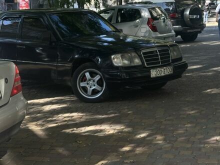 Мерседес 200 1995 в Одессе на Automoto.ua Синий Мерседес 200, объемом двигателя 2 л и пробегом 536 тыс. км за 2950 $, фото 1 на Automoto.ua