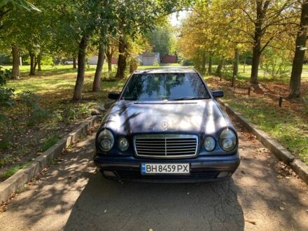 Мерседес 200 1996 у Кривому Розі на Automoto.ua Синій Мерседес 200, об'ємом двигуна 2 л та пробігом 217 тис. км за 2300 $, фото 1 на Automoto.ua
