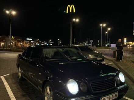 Синій Мерседес 200, об'ємом двигуна 2 л та пробігом 451 тис. км за 4000 $, фото 1 на Automoto.ua