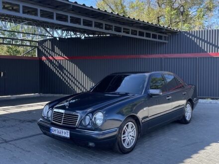 Синій Мерседес 200, об'ємом двигуна 2 л та пробігом 600 тис. км за 3400 $, фото 1 на Automoto.ua