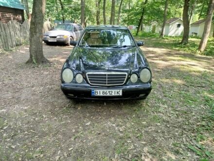 Синій Мерседес 200, об'ємом двигуна 2 л та пробігом 300 тис. км за 2900 $, фото 1 на Automoto.ua