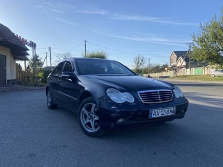 Мерседес 200 2001 в Харькове на Automoto.ua Синий Мерседес 200, объемом двигателя 2 л и пробегом 450 тыс. км за 2700 $, фото 1 на Automoto.ua