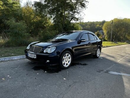 Мерседес 200 2004 у Полтаві на Automoto.ua Синій Мерседес 200, об'ємом двигуна 2.1 л та пробігом 350 тис. км за 6600 $, фото 1 на Automoto.ua