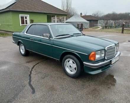 Зеленый Мерседес 200, объемом двигателя 2.2 л и пробегом 300 тыс. км за 28500 $, фото 2 на Automoto.ua
