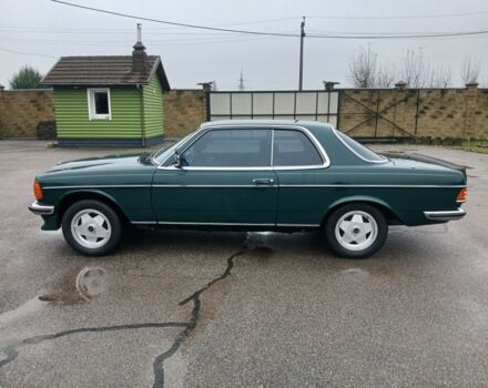 Зеленый Мерседес 200, объемом двигателя 2.2 л и пробегом 300 тыс. км за 28500 $, фото 5 на Automoto.ua