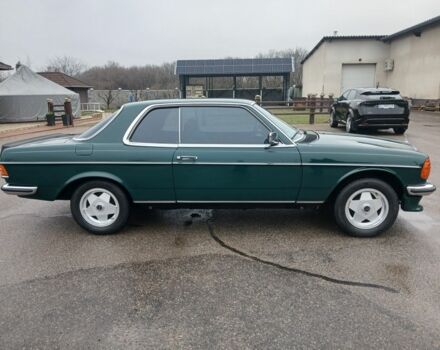 Зеленый Мерседес 200, объемом двигателя 2.2 л и пробегом 300 тыс. км за 28500 $, фото 3 на Automoto.ua