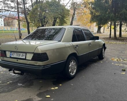 Зелений Мерседес 200, об'ємом двигуна 2 л та пробігом 490 тис. км за 1700 $, фото 3 на Automoto.ua