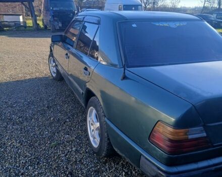 Зеленый Мерседес 200, объемом двигателя 2 л и пробегом 2 тыс. км за 1100 $, фото 6 на Automoto.ua