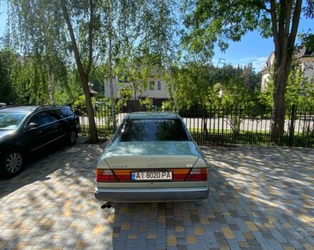 Зеленый Мерседес 200, объемом двигателя 2 л и пробегом 388 тыс. км за 2308 $, фото 5 на Automoto.ua