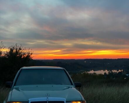 Зеленый Мерседес 200, объемом двигателя 2 л и пробегом 388 тыс. км за 2308 $, фото 1 на Automoto.ua