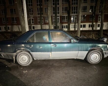 Зеленый Мерседес 200, объемом двигателя 2 л и пробегом 335 тыс. км за 1700 $, фото 3 на Automoto.ua