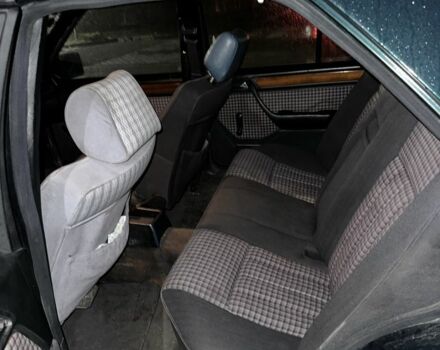 Зеленый Мерседес 200, объемом двигателя 2 л и пробегом 335 тыс. км за 1700 $, фото 10 на Automoto.ua