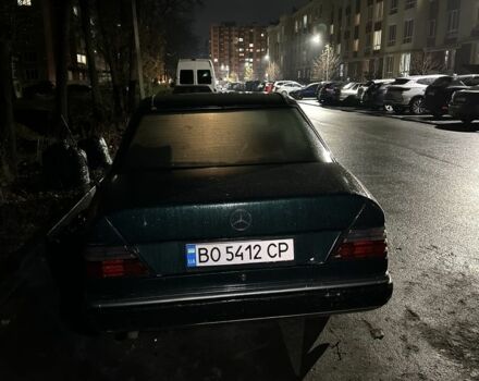 Зеленый Мерседес 200, объемом двигателя 2 л и пробегом 335 тыс. км за 1700 $, фото 1 на Automoto.ua