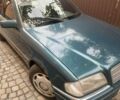 Зелений Мерседес 200, об'ємом двигуна 2 л та пробігом 333 тис. км за 2000 $, фото 4 на Automoto.ua