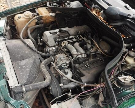 Зелений Мерседес 200, об'ємом двигуна 2 л та пробігом 400 тис. км за 2000 $, фото 1 на Automoto.ua