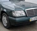 Зеленый Мерседес 200, объемом двигателя 2 л и пробегом 460 тыс. км за 3450 $, фото 1 на Automoto.ua