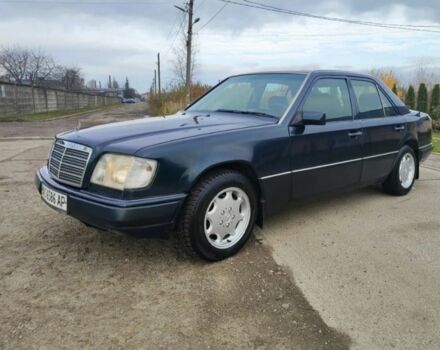Зеленый Мерседес 200, объемом двигателя 2 л и пробегом 365 тыс. км за 1200 $, фото 3 на Automoto.ua