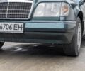 Зеленый Мерседес 200, объемом двигателя 2 л и пробегом 460 тыс. км за 3450 $, фото 1 на Automoto.ua
