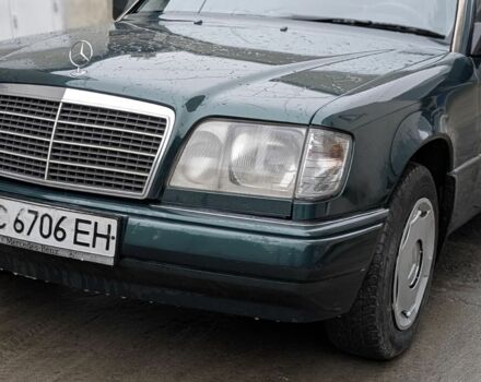 Зеленый Мерседес 200, объемом двигателя 2 л и пробегом 460 тыс. км за 3450 $, фото 2 на Automoto.ua
